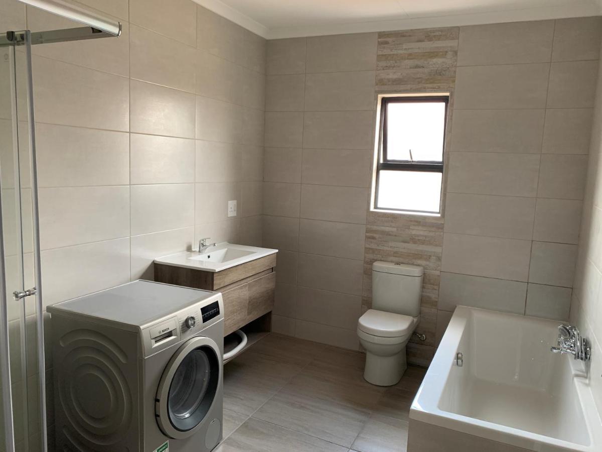 Mogwase Elephant House, 2 Bedroom House, Next To Pilanesberg And Sun City מראה חיצוני תמונה