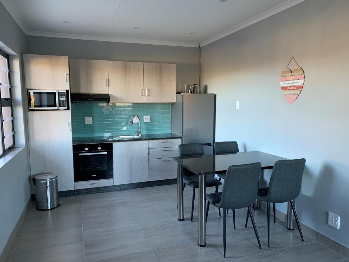 Mogwase Elephant House, 2 Bedroom House, Next To Pilanesberg And Sun City מראה חיצוני תמונה