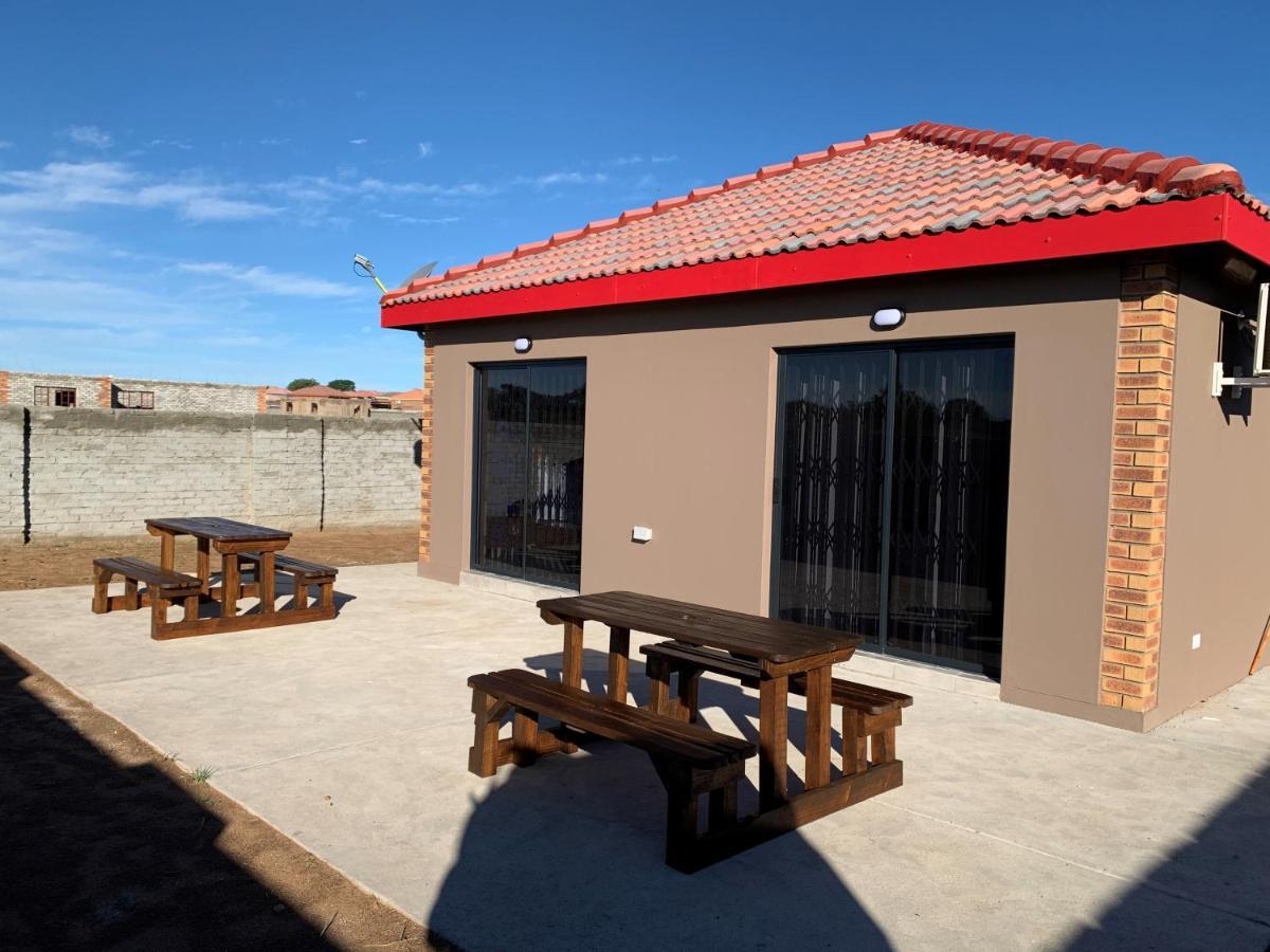 Mogwase Elephant House, 2 Bedroom House, Next To Pilanesberg And Sun City מראה חיצוני תמונה