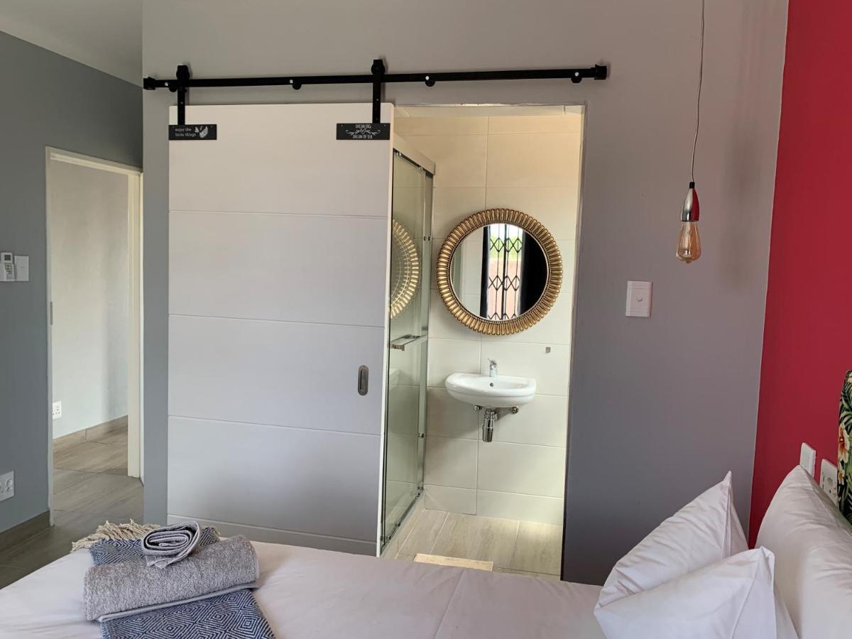 Mogwase Elephant House, 2 Bedroom House, Next To Pilanesberg And Sun City מראה חיצוני תמונה