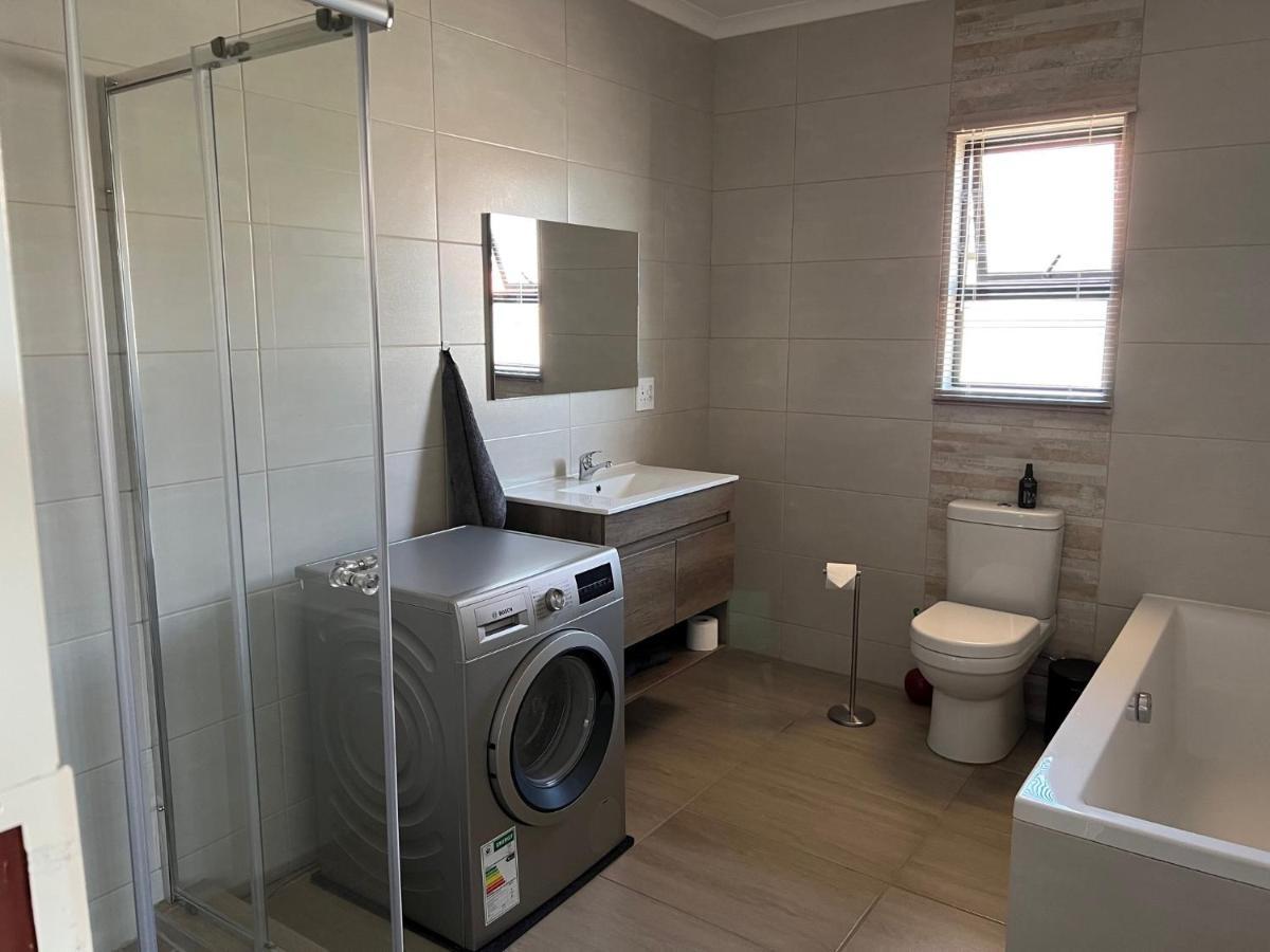Mogwase Elephant House, 2 Bedroom House, Next To Pilanesberg And Sun City מראה חיצוני תמונה
